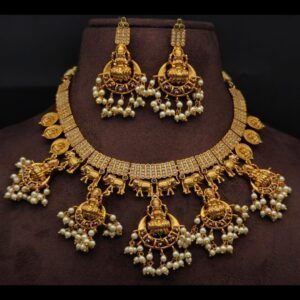 Choker style necklace